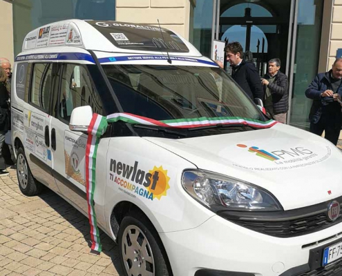 Inaugurazione Fiat Doblò con SInaugurazione Fiat Doblò con Sponsor Newlastponsor Newlast